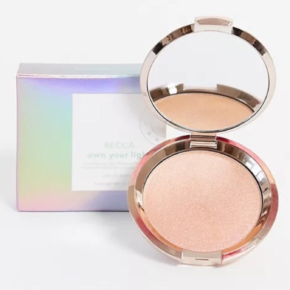 BECCA COSMETICS PRESSED SHIMMERING SKIN PERFECTER - OWN YOUR LIFHT - BRAND NEW
